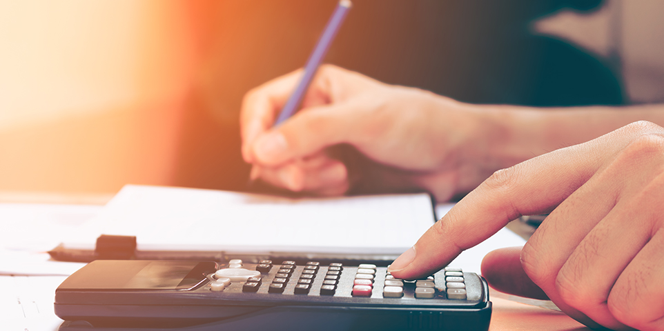 Cómo ahorrar en primas de seguro 1 Cómo ahorrar dinero en la compra de un seguro de vida? | III